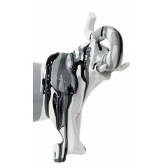 Statue éléphant noir et gris en résine zoom avant - DUMBO - zoom sur la tête de l'éléphant
