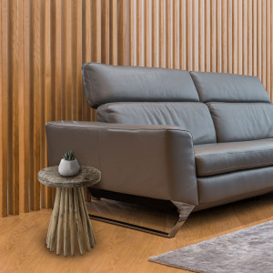 Bout de canapé en bois de teck - en ambiance - LINE