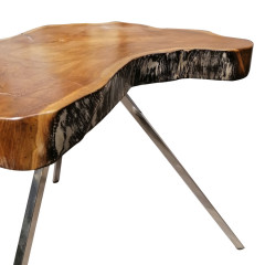 Table basse design en bois avec plateau huilé et piètement métal - vue détails  - AMPYANG