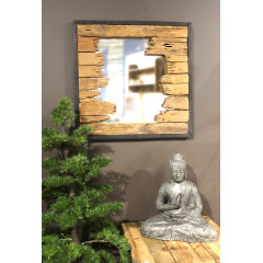 Miroir carré avec encadrement en bois érodé 80cm - vue en ambiance - FIGURA