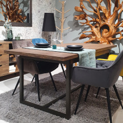 Table de repas extensible en bois d'acacia avec pieds en métal L180/220cm - vue en ambiance - POSITANO