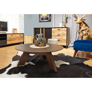 Table basse ronde en bois  brun foncé diamètre 90 cm avec 3 pieds épais incliné design moderne - photo ambiance - ANGEL
