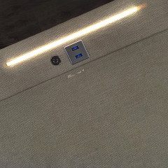 Table de chevet 2 tiroirs tissu écru et pieds chêne + éclairage LED + 2 prises USB - zoom sur LED - KOMET