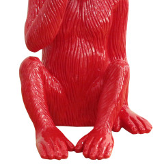 Statue singe avec main sur la bouche en résine rouge peinte à la main 28 x 39 x 25 cm - zoom bas statue - IWAZARU