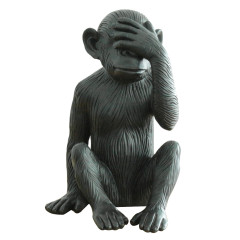 Statue singe avec main sur les yeux en résine noire mate peint à la main 27 x 39 x 26 cm - MIZARU