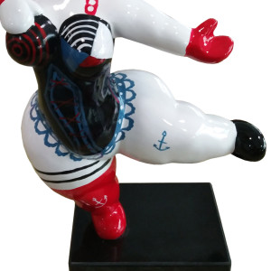 Statue femme dansant en résine avec corset rouge noir et bleu 22 x 33 x 13 cm - zoom bas statue - HULLA 02