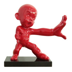 Statue bébé en position de karaté grand pied et grande main en résine rouge 49 x 49 x 24 cm - CHAN 02
