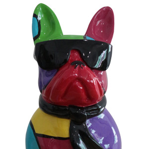 Statue chien bulldog assis en résine multicolore avec lunettes et écharpe noir 19 x 37 x 27 cm - zoom tête du chien - NINO 01