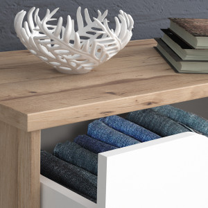 Commode 3 tiroirs effet bois chêne naturel et blanc mat  - zoom sur le tiroir ouvert en ambiance - WANDA