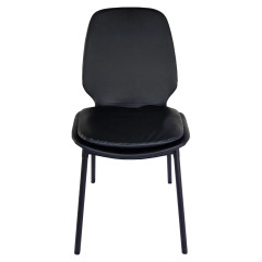 Chaise en simili noir avec coussin d'assise & pieds métal noir - vue de face - BETTER