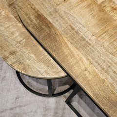 Tables basses gigogne ronde en bois massif de manguier et métal noir - zoom matière - HAFO