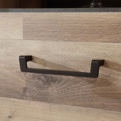 Vaisselier industriel décor bois recyclé et métal 4 portes 2 niches - BUDDY - zoom poignée métal noir