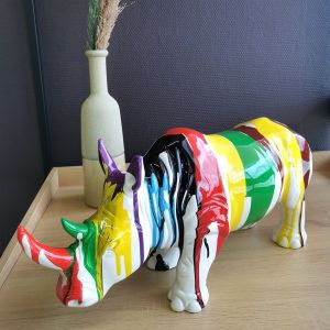 Statuette rhinocéros multicolore en résine H24cm - RHINO POP 2 - vue photo ambiance