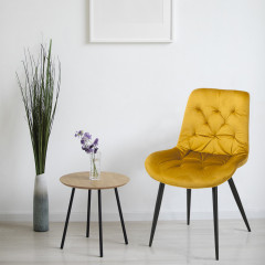 Chaise design en velours capitonné jaune pieds métal noir - ANNA - photo ambiance