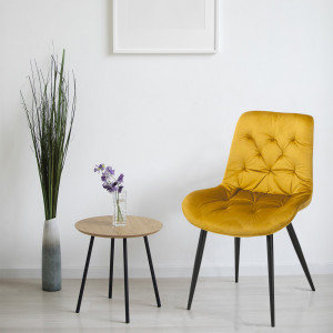 Chaise design en velours capitonné jaune pieds métal noir - ANNA - photo ambiance