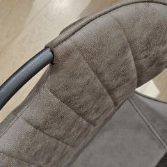 Chaise design capitonnée gris avec poignée et pieds métal noir - KATE - zoom poignée métal