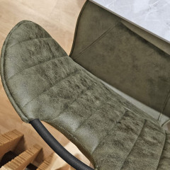 Chaise design vert capitonnée avec poignée et pieds métal noir - KATE - zoom poignée métal