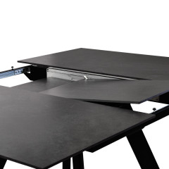 Table carrée en céramique extensible 190x140cm gris Anthracite et pieds évasés métal noir - PATRA - vue système allonge 2