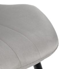 Chaise rembourrée en velours et pieds métal - gris clair - FAUSTINE