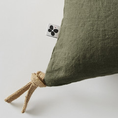 Coussin en tissu déhoussable 45 x 45 cm à pompons - vert - SOLINE